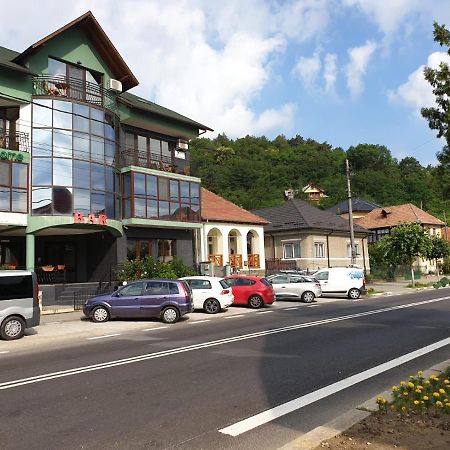 Apartament Relax Lägenhet Călimăneşti Exteriör bild